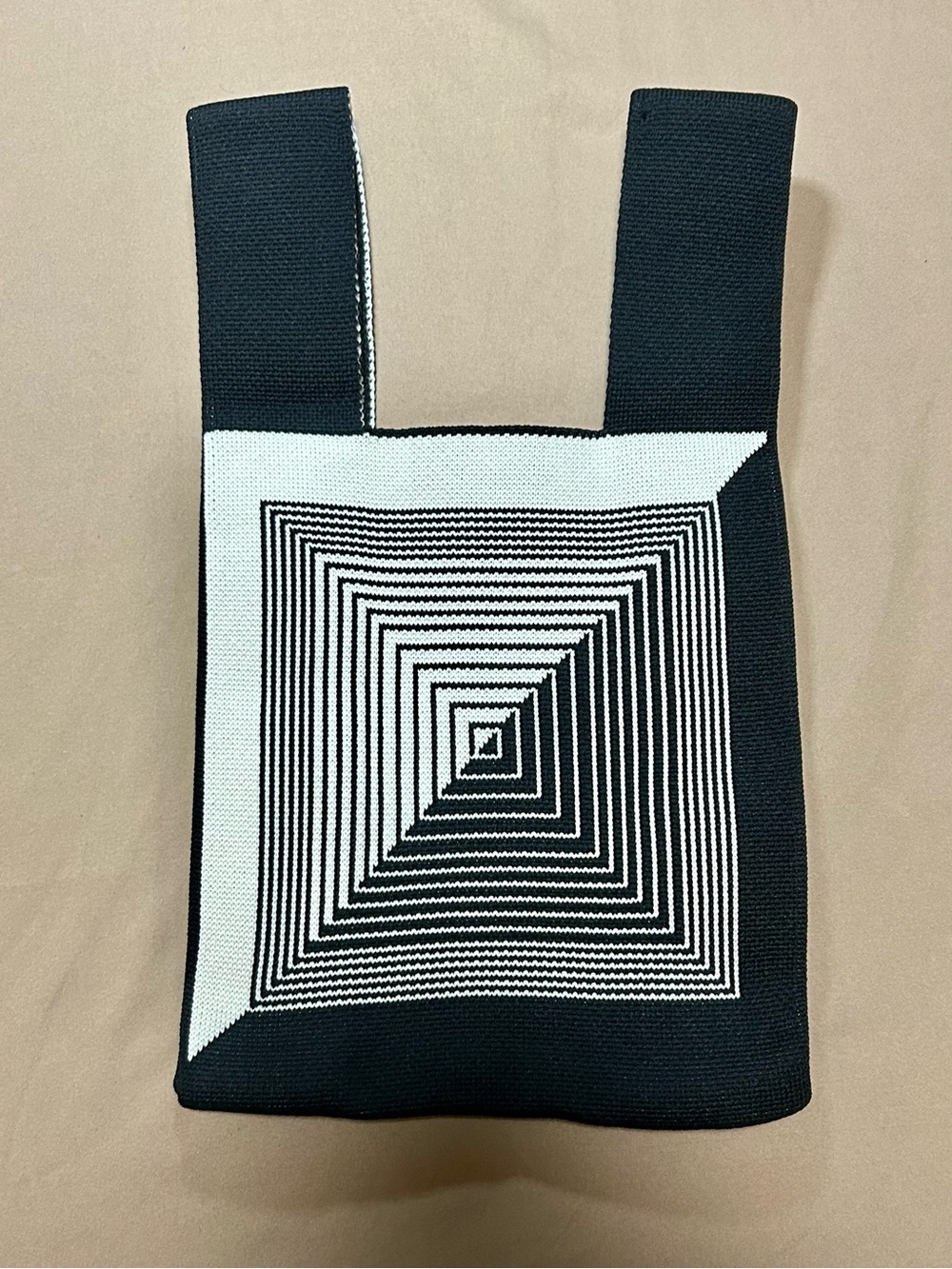Small Handbag - Picture 3 of 6